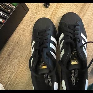 Adidas Super Stars. Mens/Teens 7.5. NWOT